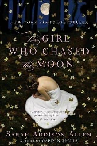 Обложка книги «The Girl Who Chased the Moon»