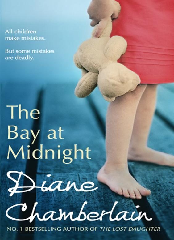 Обложка книги «The Bay at Midnight»