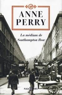 Обложка книги «La médium de Southampton Row»