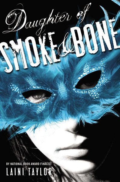 Обложка книги «Daughter of Smoke and Bone»