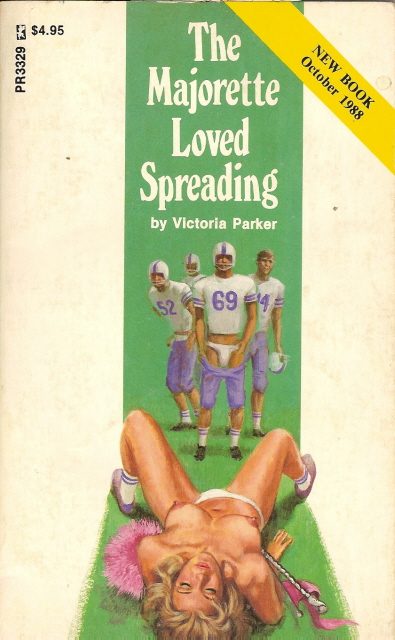 Обложка книги «The majorette loved spreading»