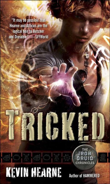 Обложка книги «Tricked»