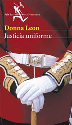 Обложка книги «Justicia Uniforme»