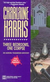 Обложка книги «Three Bedrooms, One Corpse»