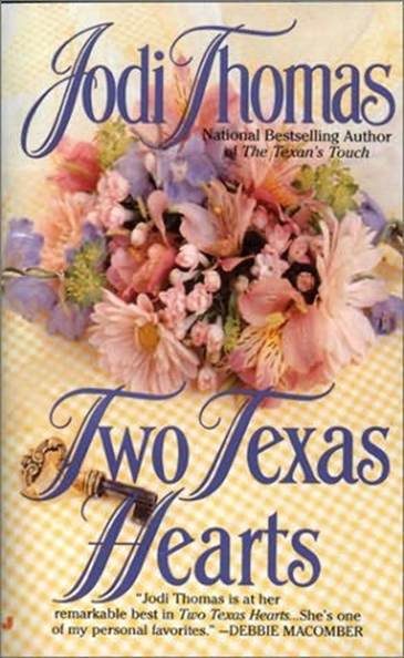 Обложка книги «Two Texas Hearts»