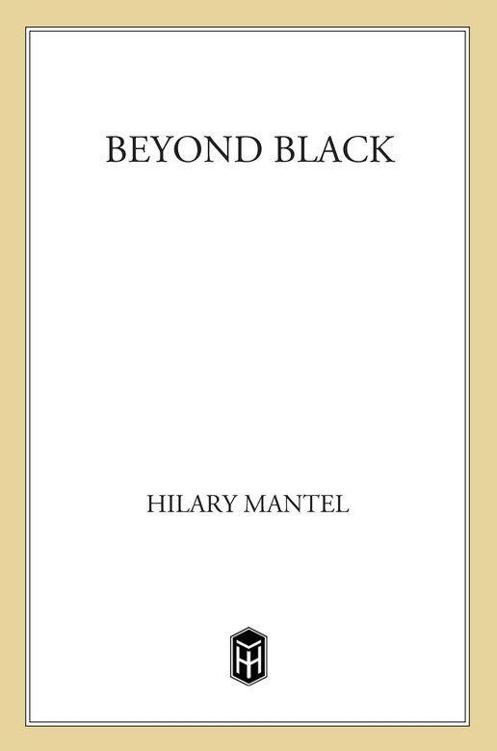 Обложка книги «Beyond Black: A Novel»