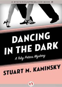 Обложка книги «Dancing in the Dark»
