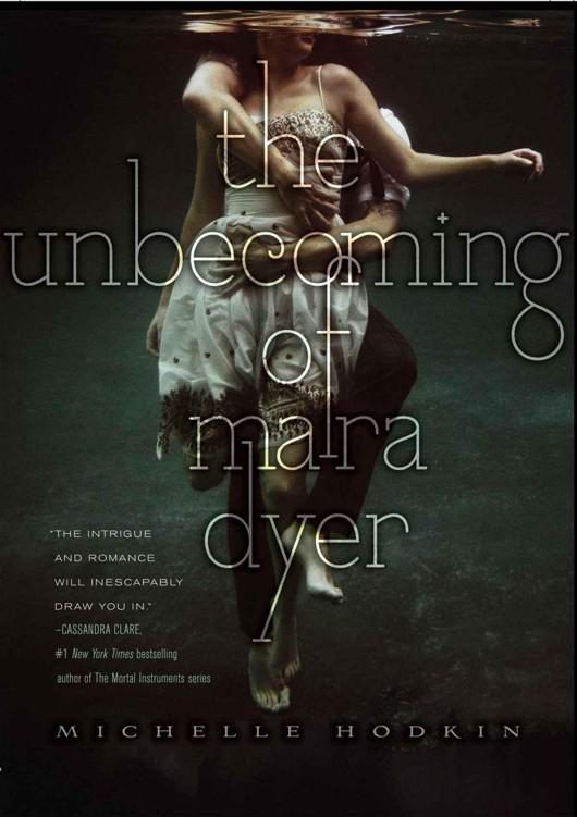 Обложка книги «The Unbecoming of Mara Dyer»