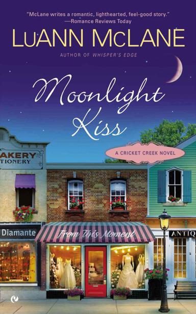 Обложка книги «Moonlight Kiss»