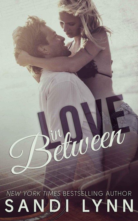 Обложка книги «Love in Between»
