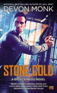 Обложка книги «Stone Cold»