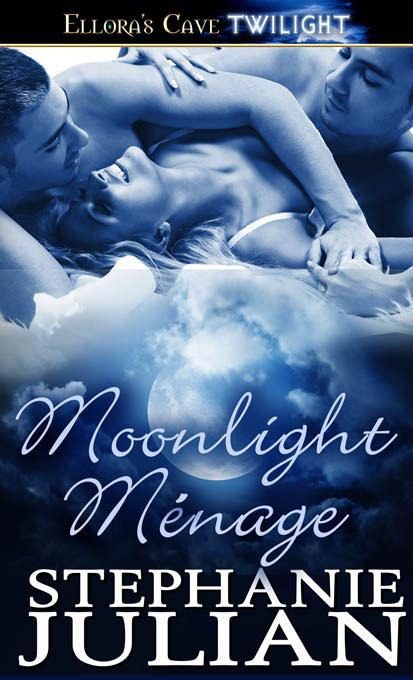 Обложка книги «Moonlight Menage»