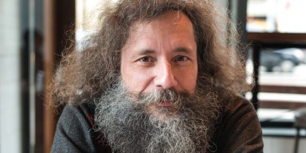 Обложка книги ««В каждом из нас примерно сотня битых генов»»