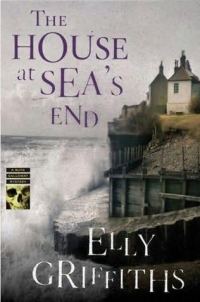 Обложка книги «The House At Sea’s End»