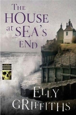 Обложка книги «The House At Sea’s End»
