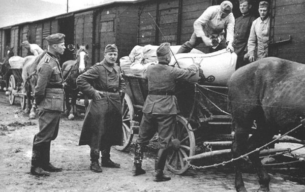 Обложка книги «Организация и служба тыла по уставам немецкой армии. 1944.»